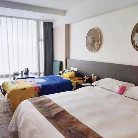 New Friendship Hotel Луоян Екстериор снимка