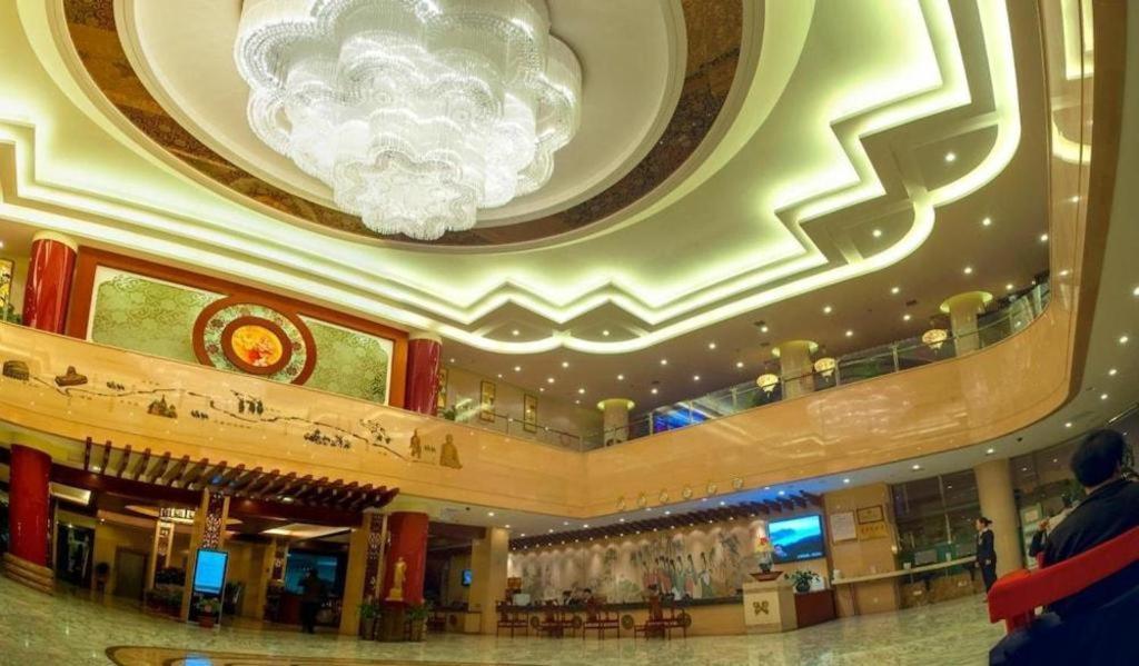 New Friendship Hotel Луоян Екстериор снимка