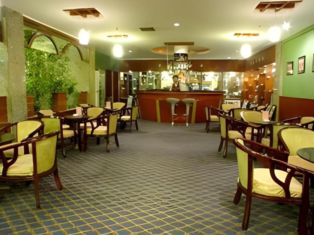 New Friendship Hotel Луоян Екстериор снимка