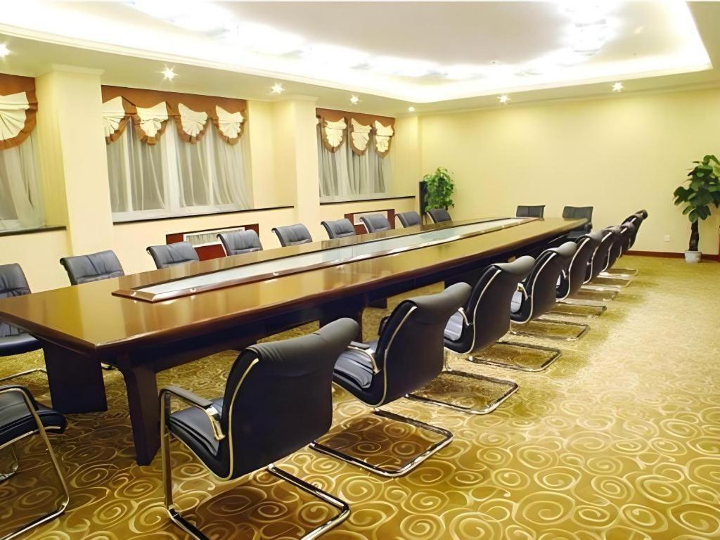 New Friendship Hotel Луоян Екстериор снимка