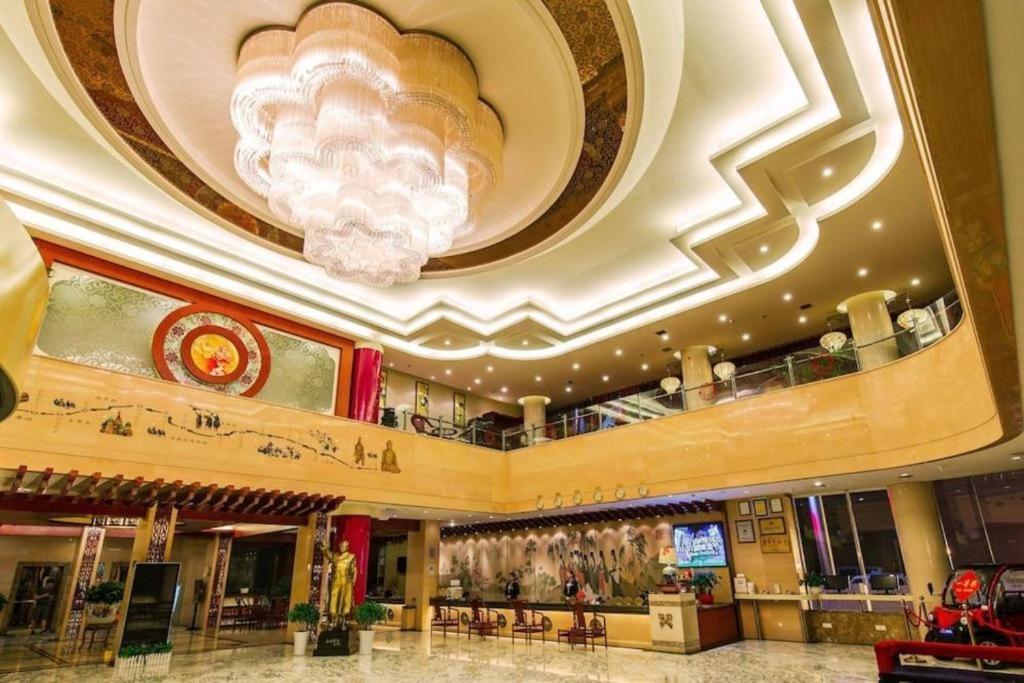New Friendship Hotel Луоян Екстериор снимка