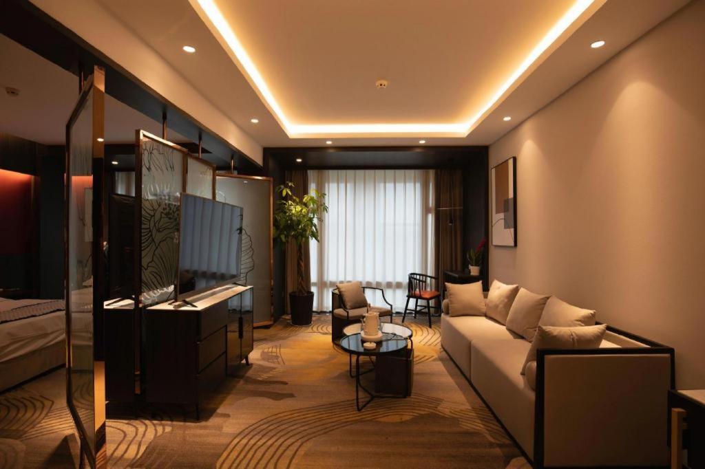 New Friendship Hotel Луоян Екстериор снимка